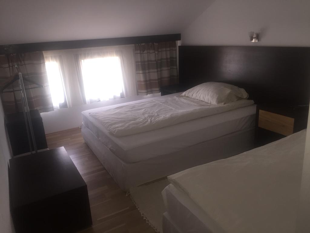 Magyar Golf Club Hotel Kisoroszi Esterno foto